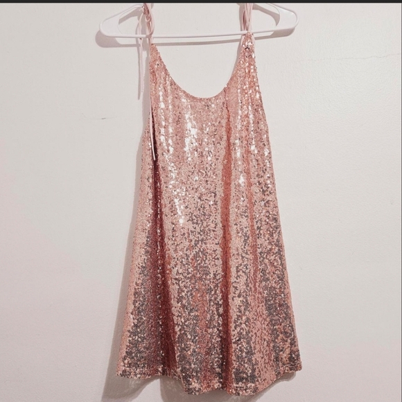 Lucy in the Sky Dresses & Skirts - Lucy in the Sky open back sequin mini dress with adjustable tie straps. Size XS